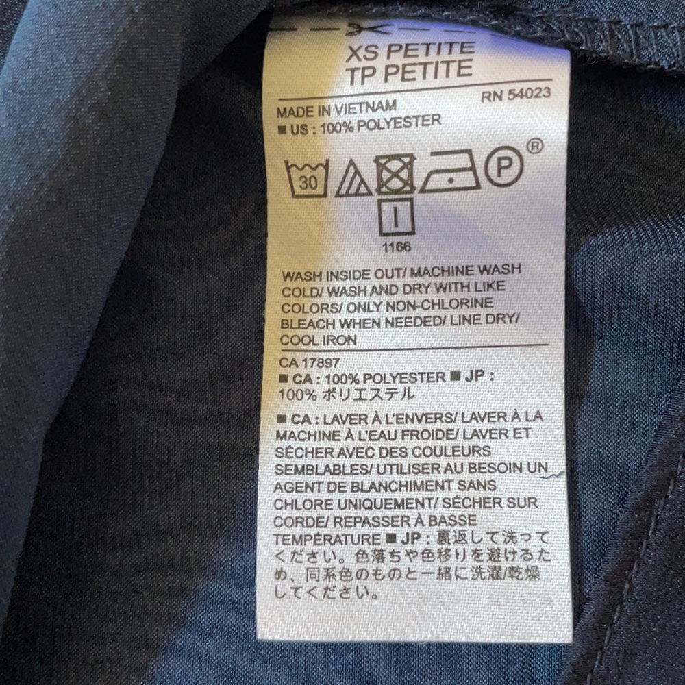 Banana Republic XS petite sleeveless top - Picture 3 of 4